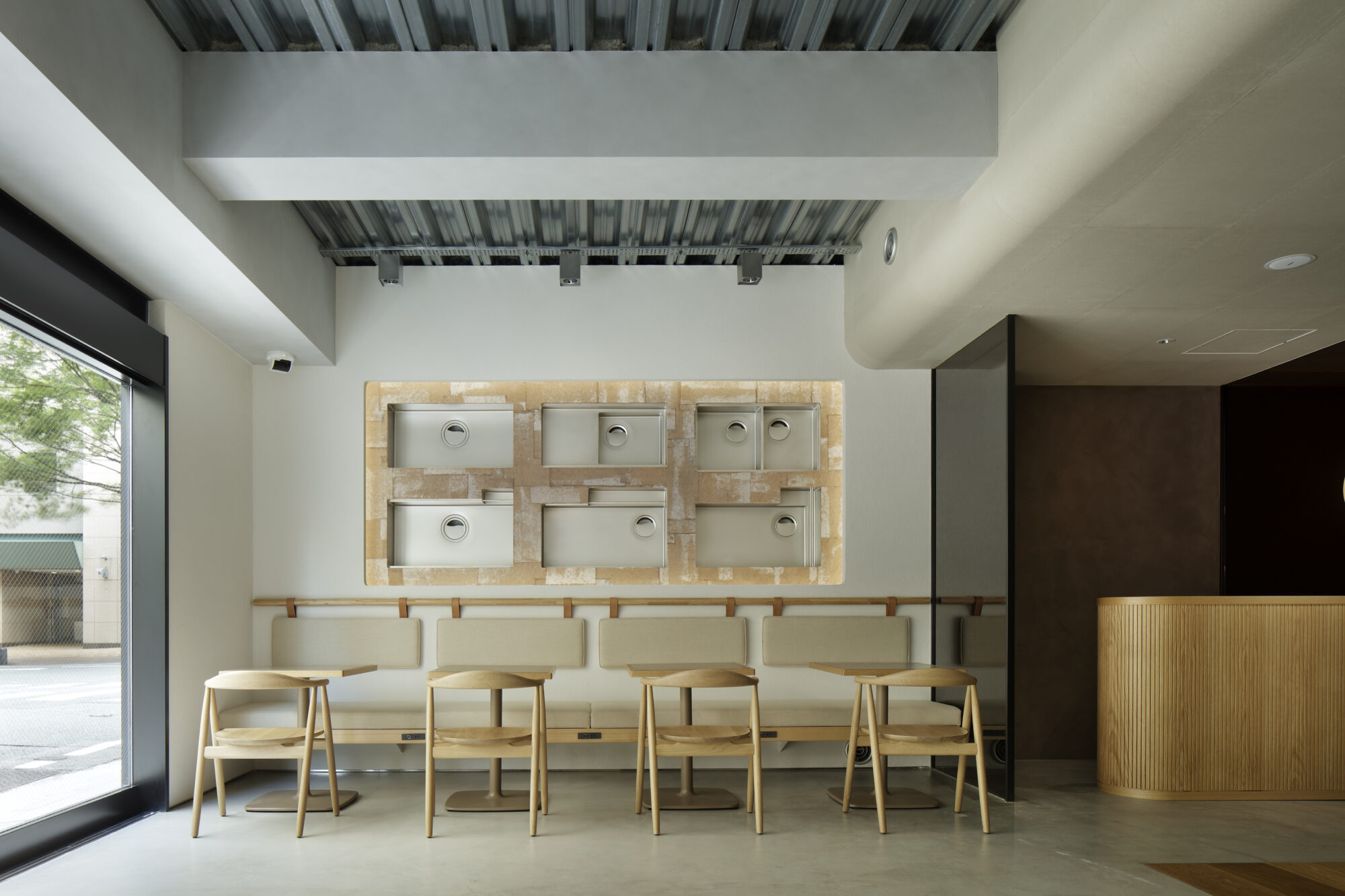 TOYOURA <span class="orikaeshi">ラウンジ</span><span class="orikaeshi">ショールーム博多</span>